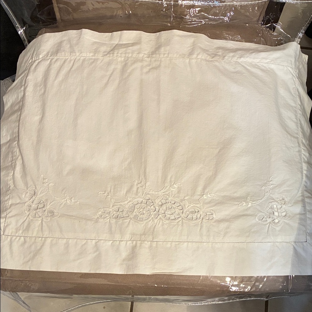 Embroidered White Pillowcase - Picture 2 of 10